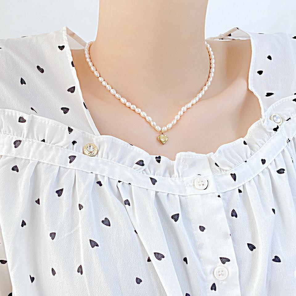 Freshwater Pearl Necklace with Gold 3D Heart Pendant – Dainty Choker