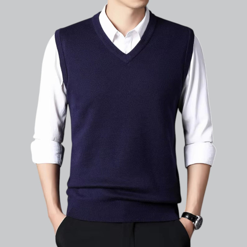 Men's knitted V-neck gilet detail