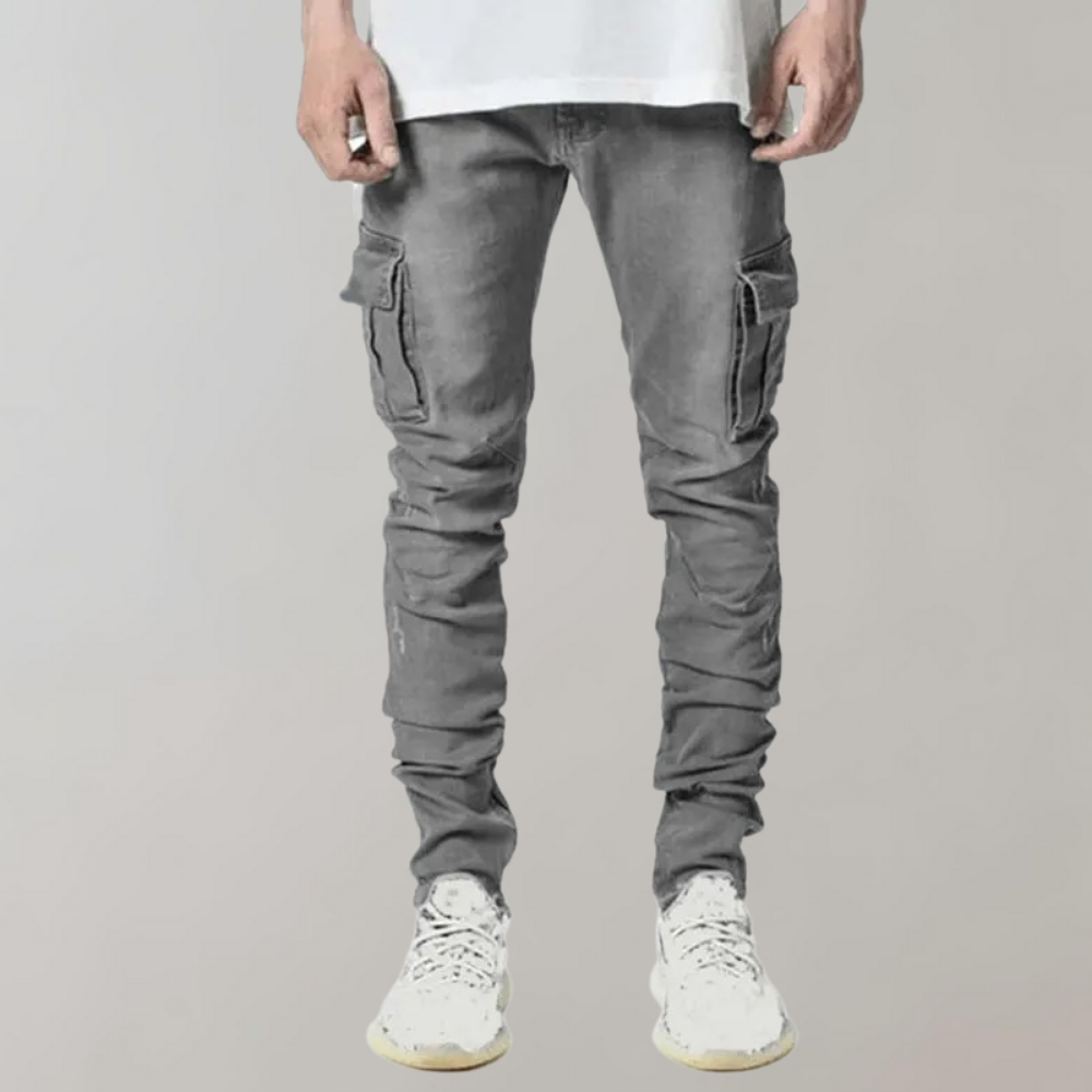 Men's slim fit cargo jeans in black