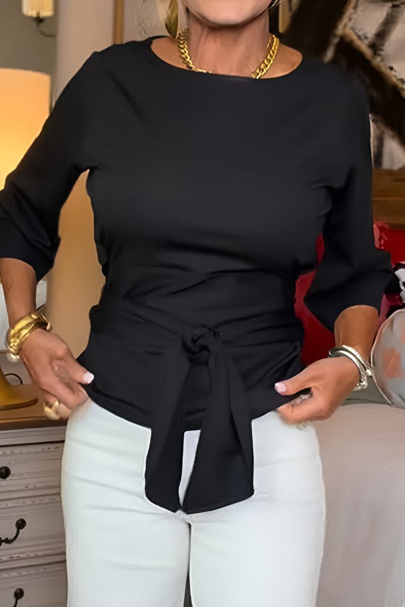 Close-up of adjustable bow tie waist detail