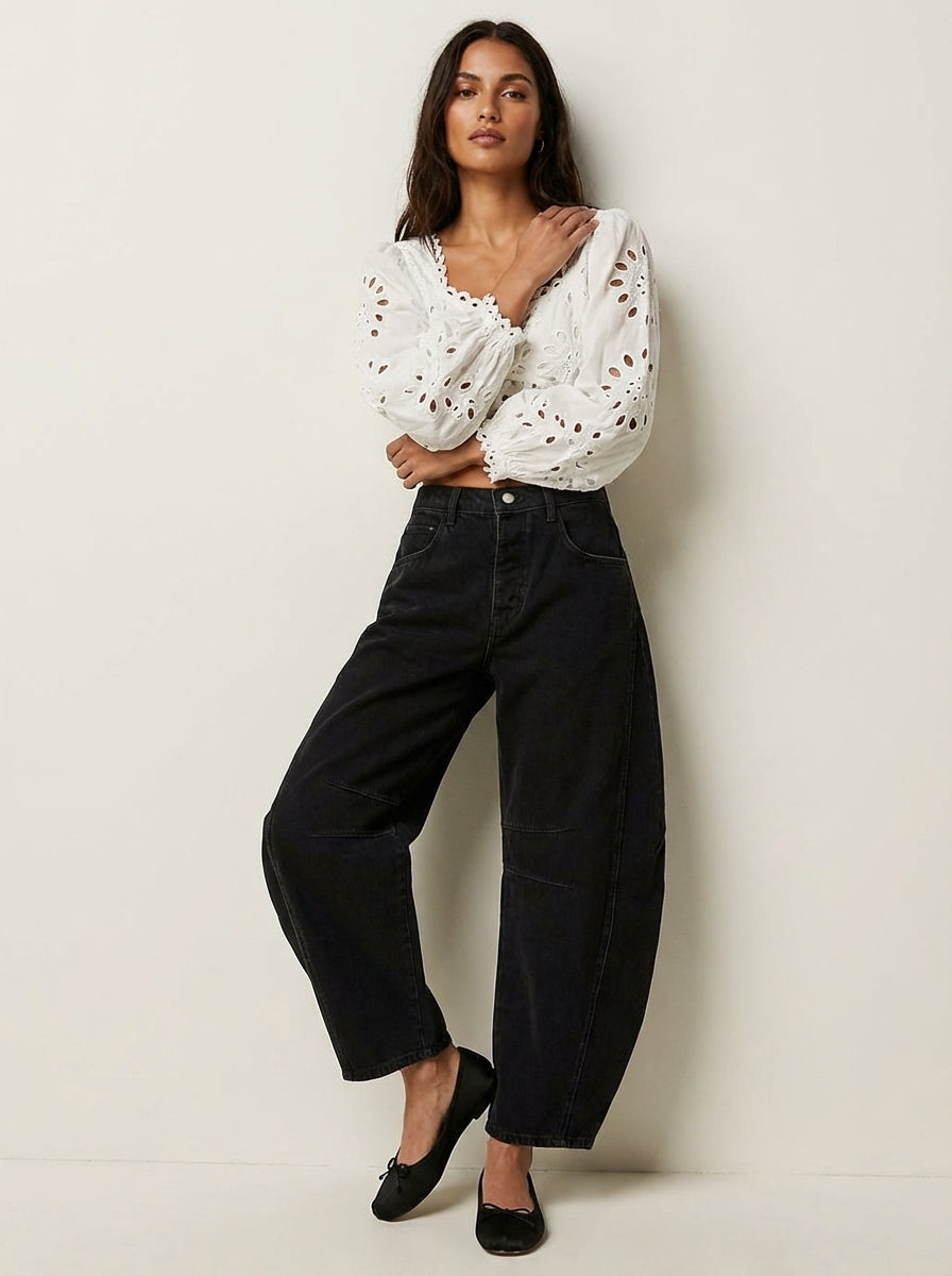 Women's baggy jeans casual outfit