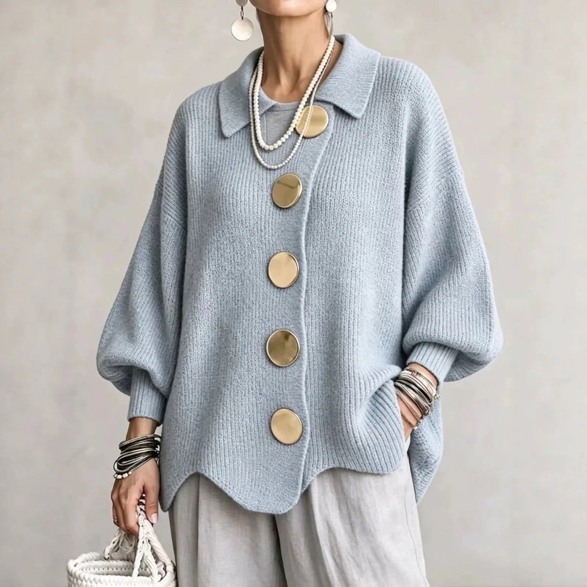 Lantern sleeve and ribbed cuff detail