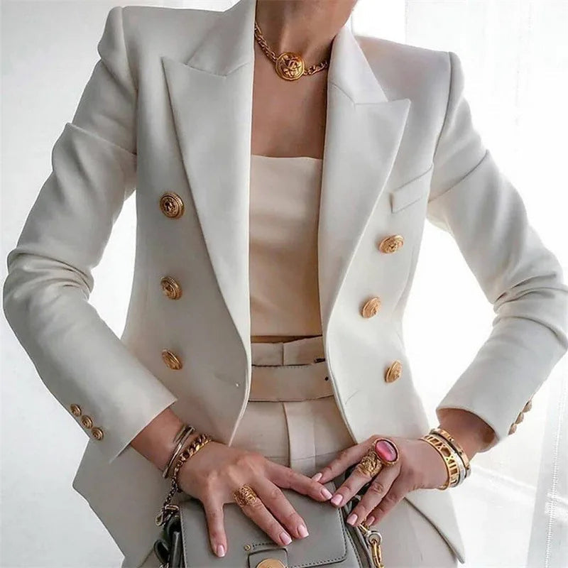 Blazer with structured shoulders detail