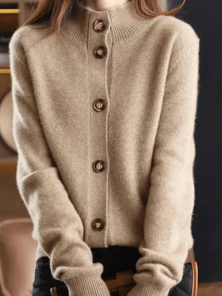 Cardigan hip-length fit side view