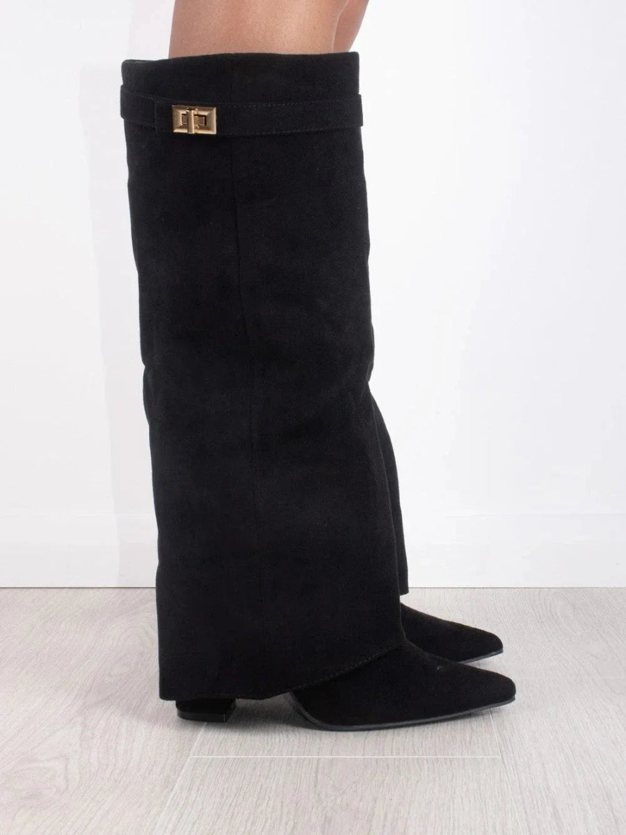 Pointed toe boot styled with outfit