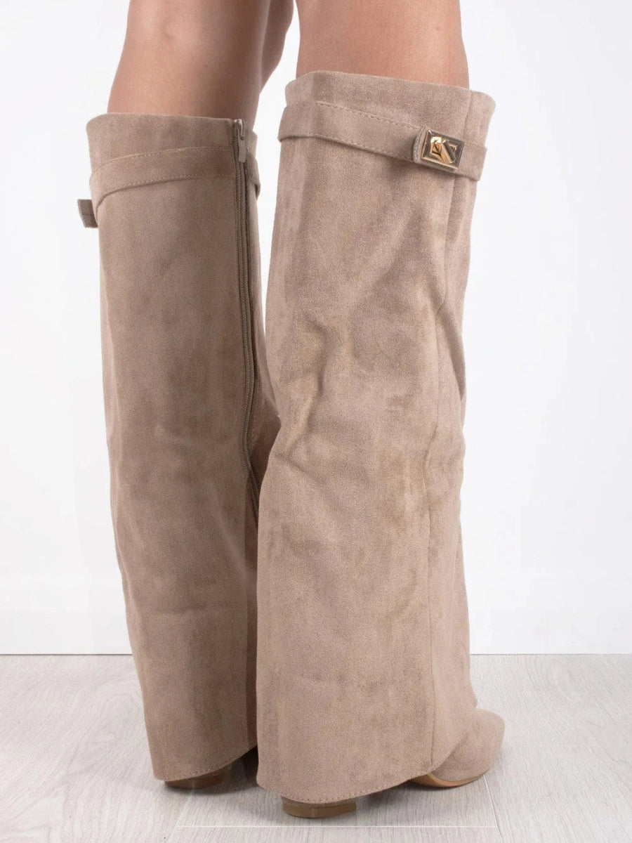Close-up of pointed toe detail