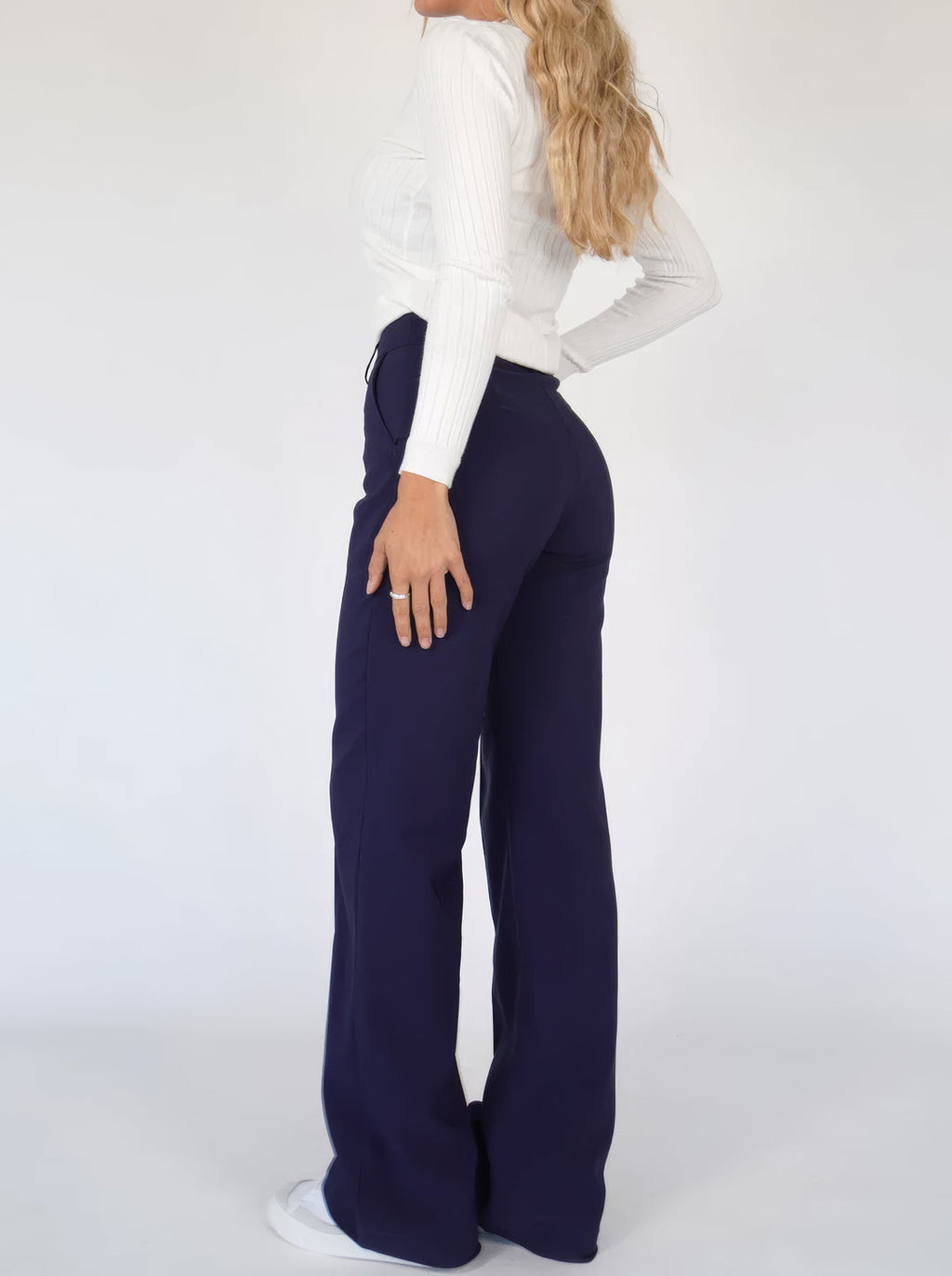 Wide-leg trousers alternate colour
