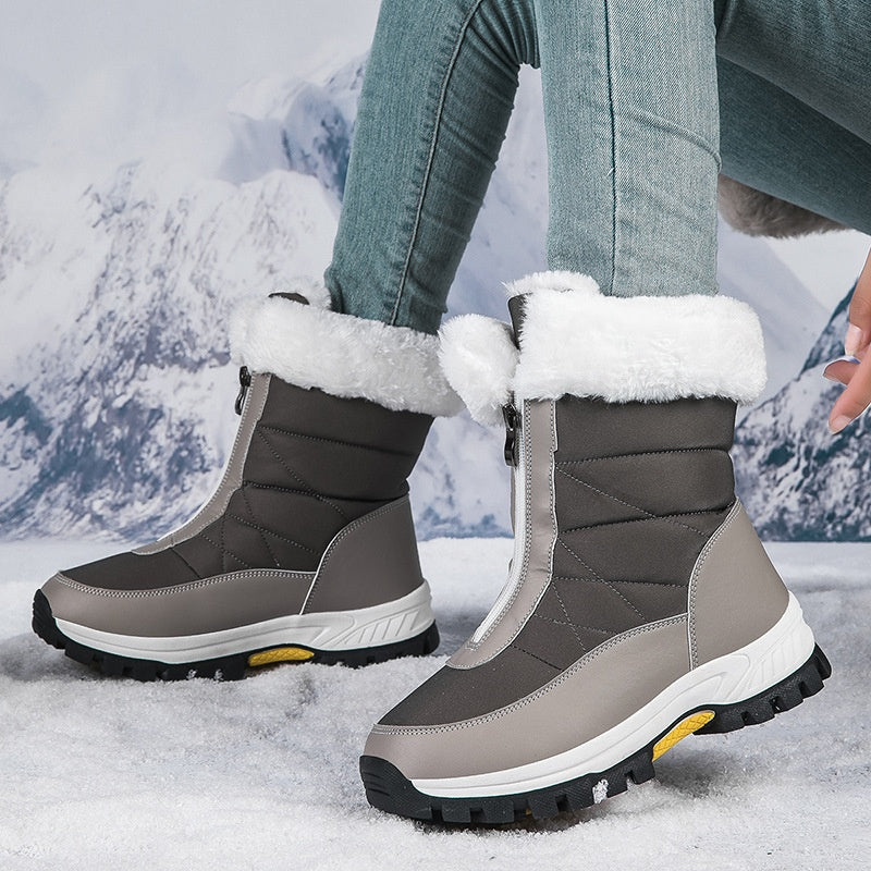 Winter boots front view